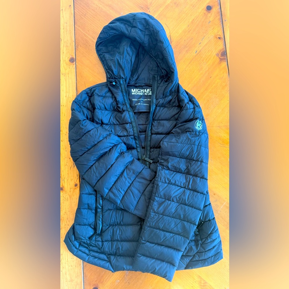 Michael Kors Ultra Lightweight Down Jacket Black  size M Packable